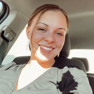 Meet your Posher, Brittney